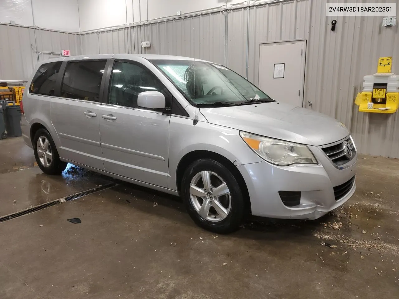 2010 Volkswagen Routan Se VIN: 2V4RW3D18AR202351 Lot: 77172724