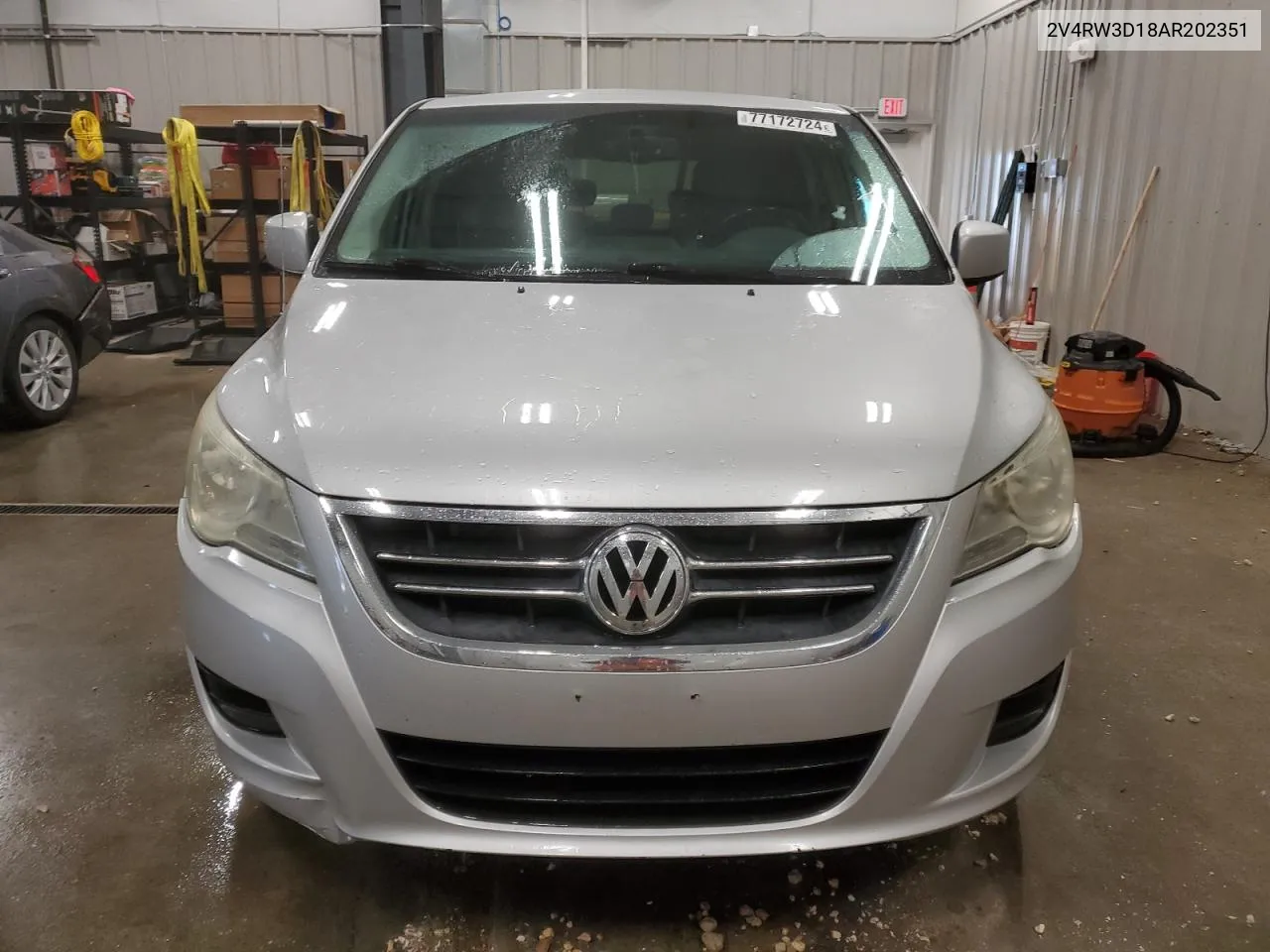 2010 Volkswagen Routan Se VIN: 2V4RW3D18AR202351 Lot: 77172724