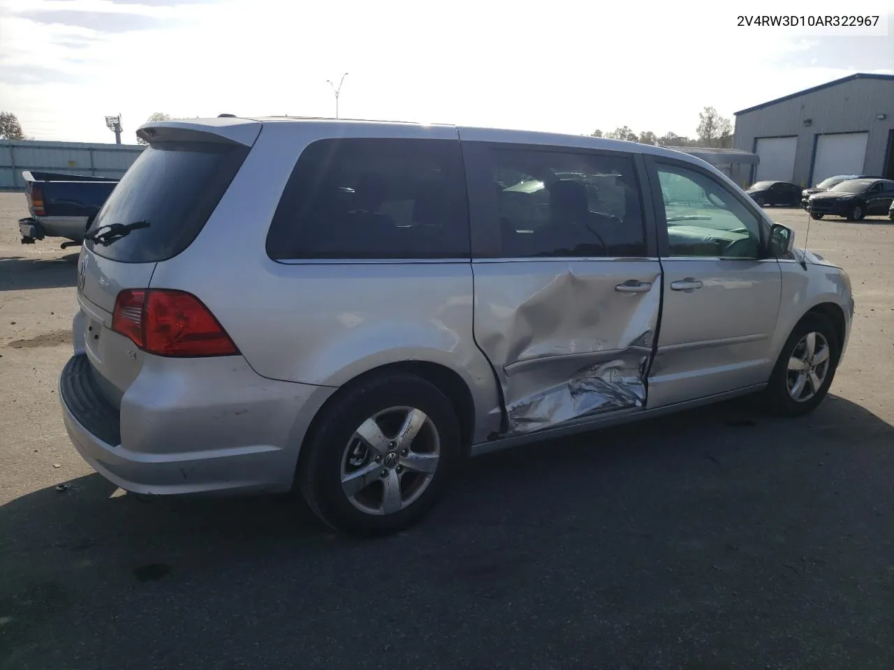 2010 Volkswagen Routan Se VIN: 2V4RW3D10AR322967 Lot: 79438404