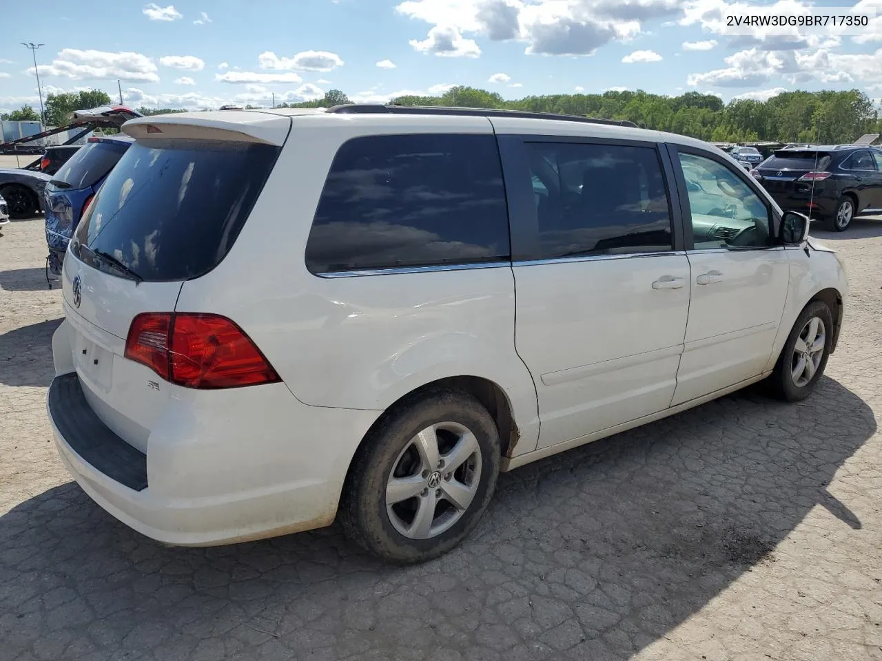 2011 Volkswagen Routan Se VIN: 2V4RW3DG9BR717350 Lot: 58409294