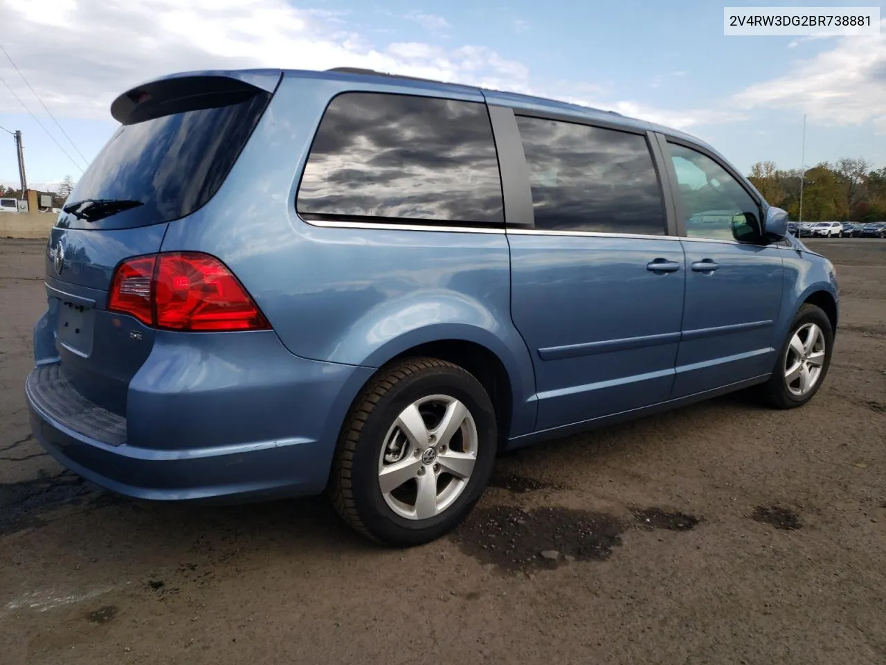 2011 Volkswagen Routan Se VIN: 2V4RW3DG2BR738881 Lot: 74805464