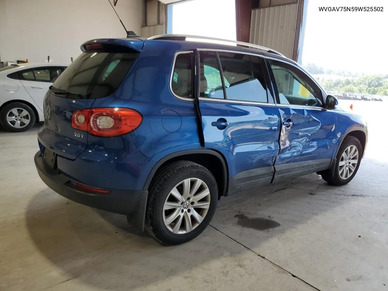 WVGAV75N59W525502 2009 Volkswagen Tiguan S