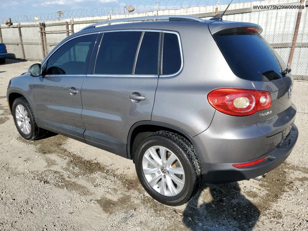 2009 Volkswagen Tiguan S VIN: WVGAV75N29W000588 Lot: 74352784