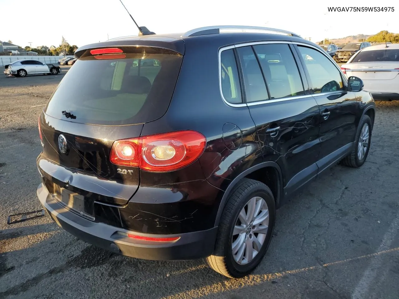 WVGAV75N59W534975 2009 Volkswagen Tiguan S