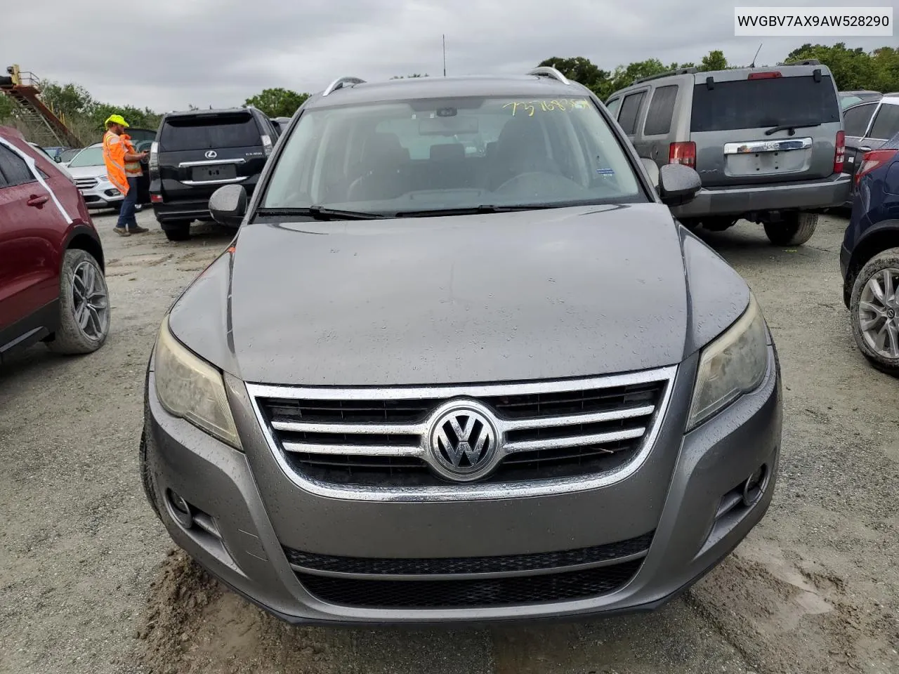 2010 Volkswagen Tiguan Se VIN: WVGBV7AX9AW528290 Lot: 73768354