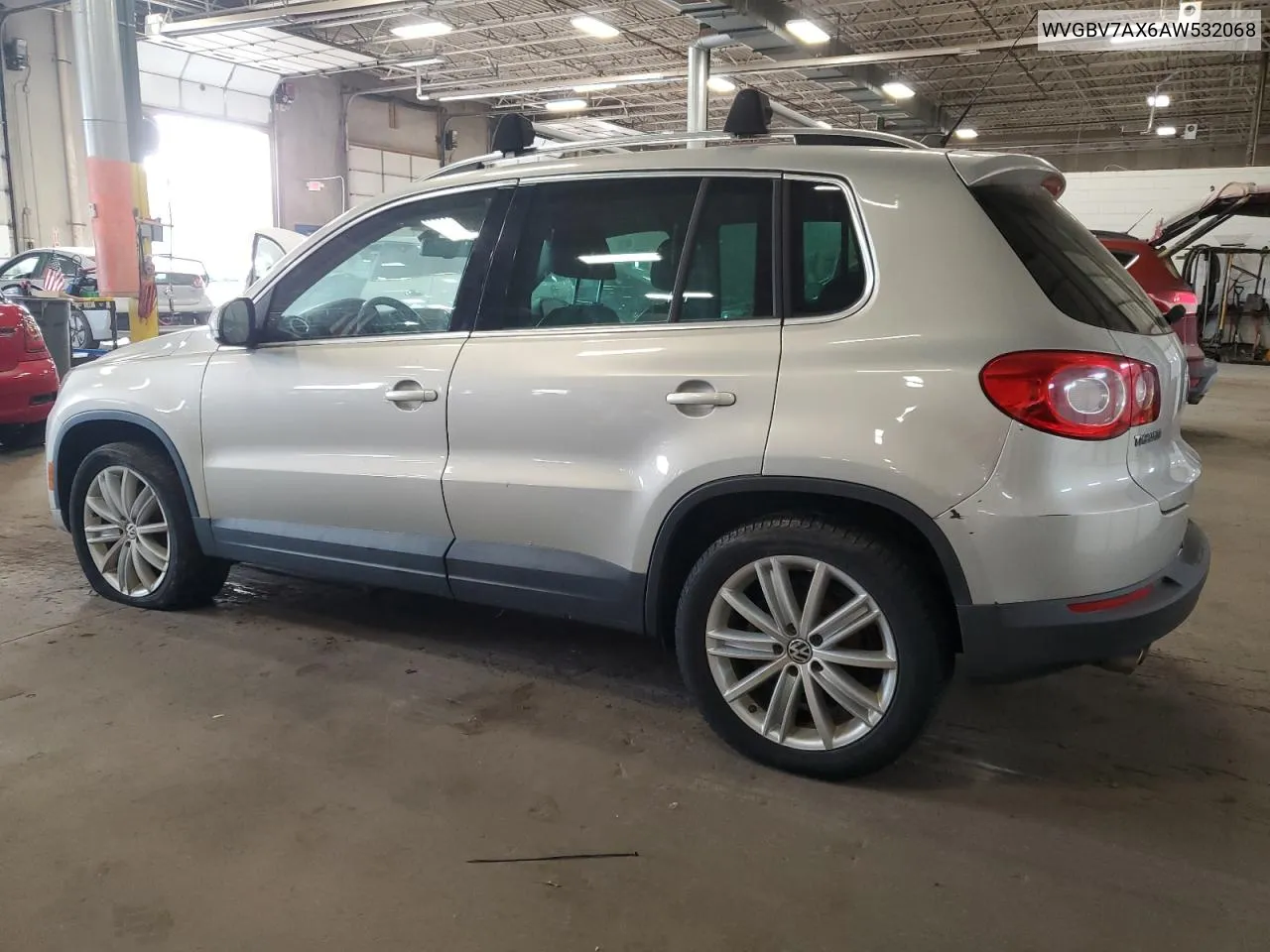 2010 Volkswagen Tiguan Se VIN: WVGBV7AX6AW532068 Lot: 77249294