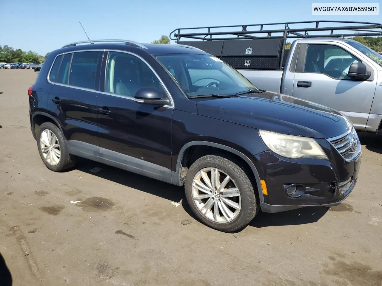 2011 Volkswagen Tiguan S VIN: WVGBV7AX6BW559501 Lot: 70538084