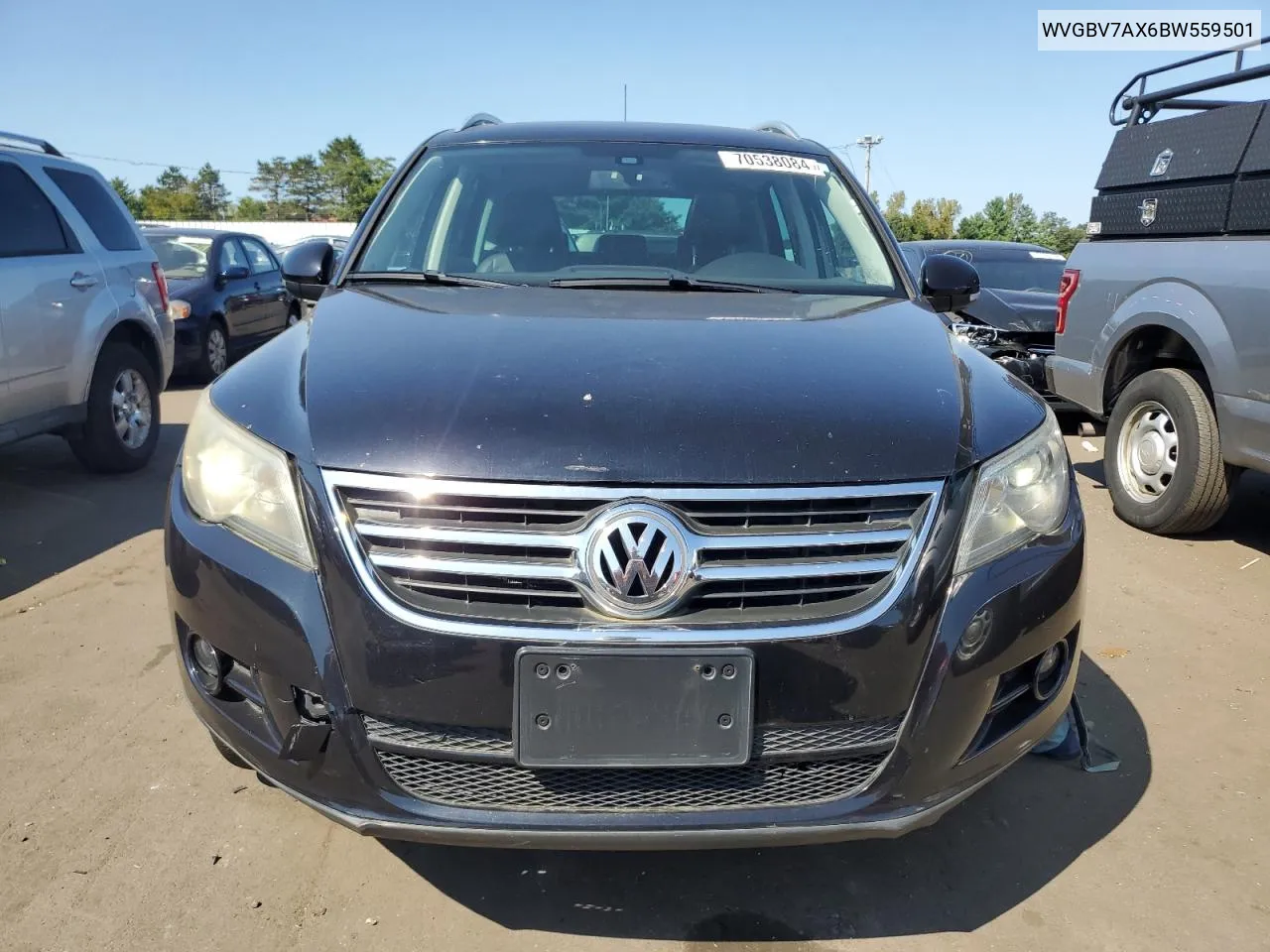 2011 Volkswagen Tiguan S VIN: WVGBV7AX6BW559501 Lot: 70538084