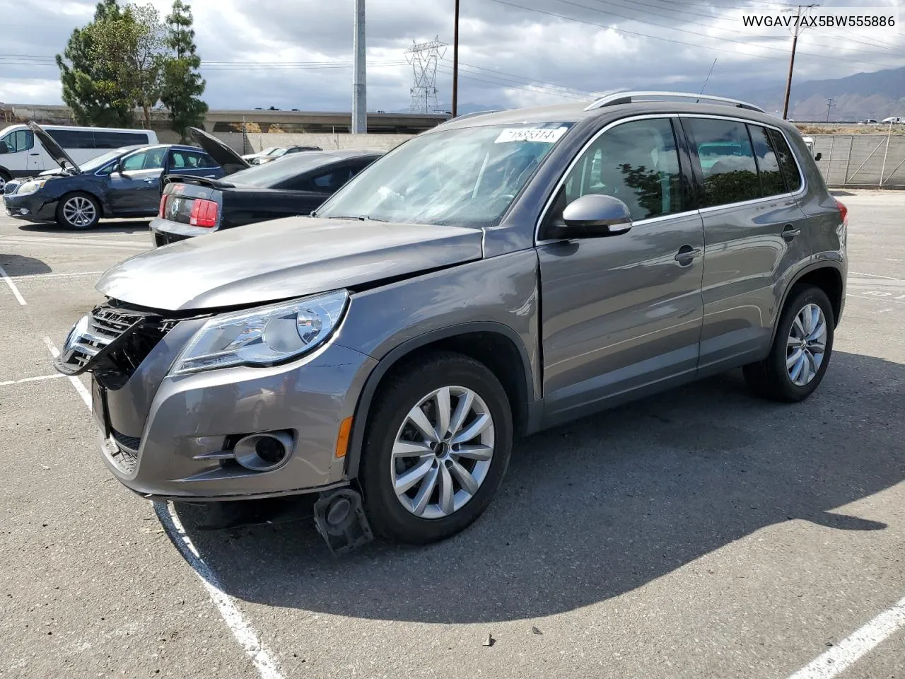 2011 Volkswagen Tiguan S VIN: WVGAV7AX5BW555886 Lot: 71585314