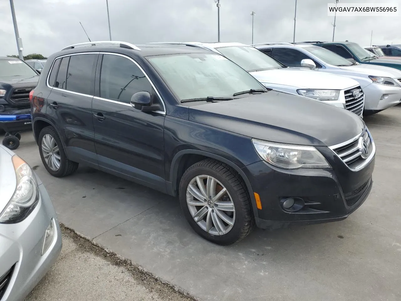 2011 Volkswagen Tiguan S VIN: WVGAV7AX6BW556965 Lot: 73747774