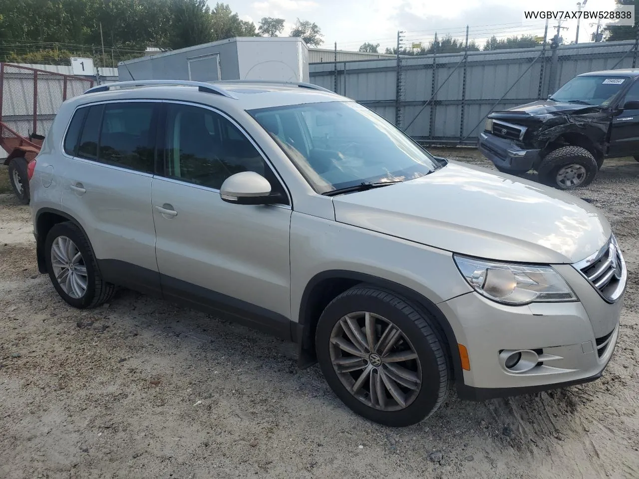 WVGBV7AX7BW528838 2011 Volkswagen Tiguan S