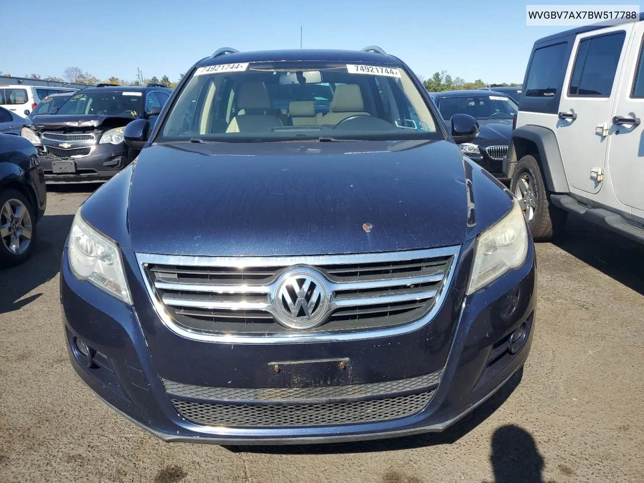 2011 Volkswagen Tiguan S VIN: WVGBV7AX7BW517788 Lot: 74921744