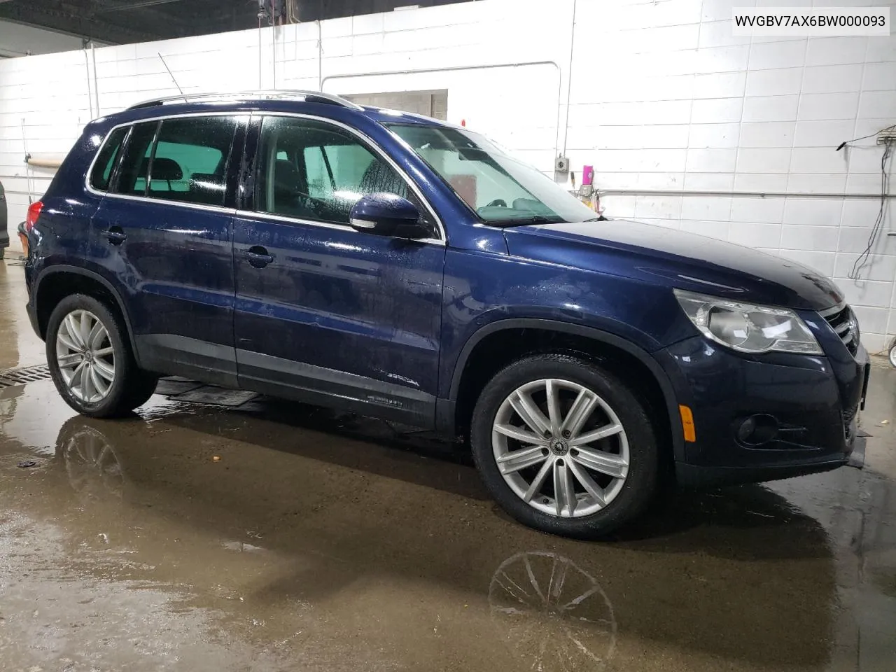 2011 Volkswagen Tiguan S VIN: WVGBV7AX6BW000093 Lot: 75739424