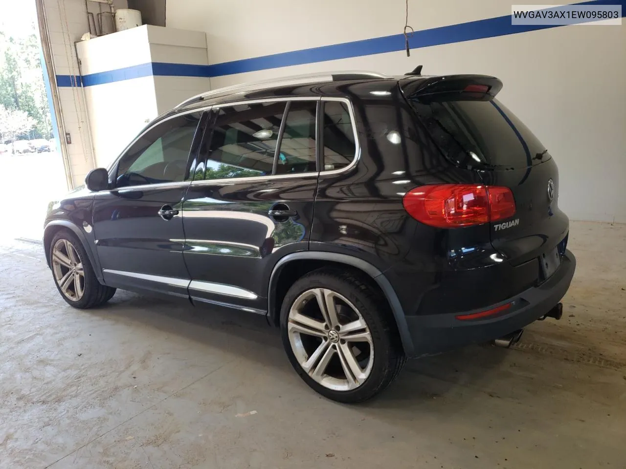 WVGAV3AX1EW095803 2014 Volkswagen Tiguan S