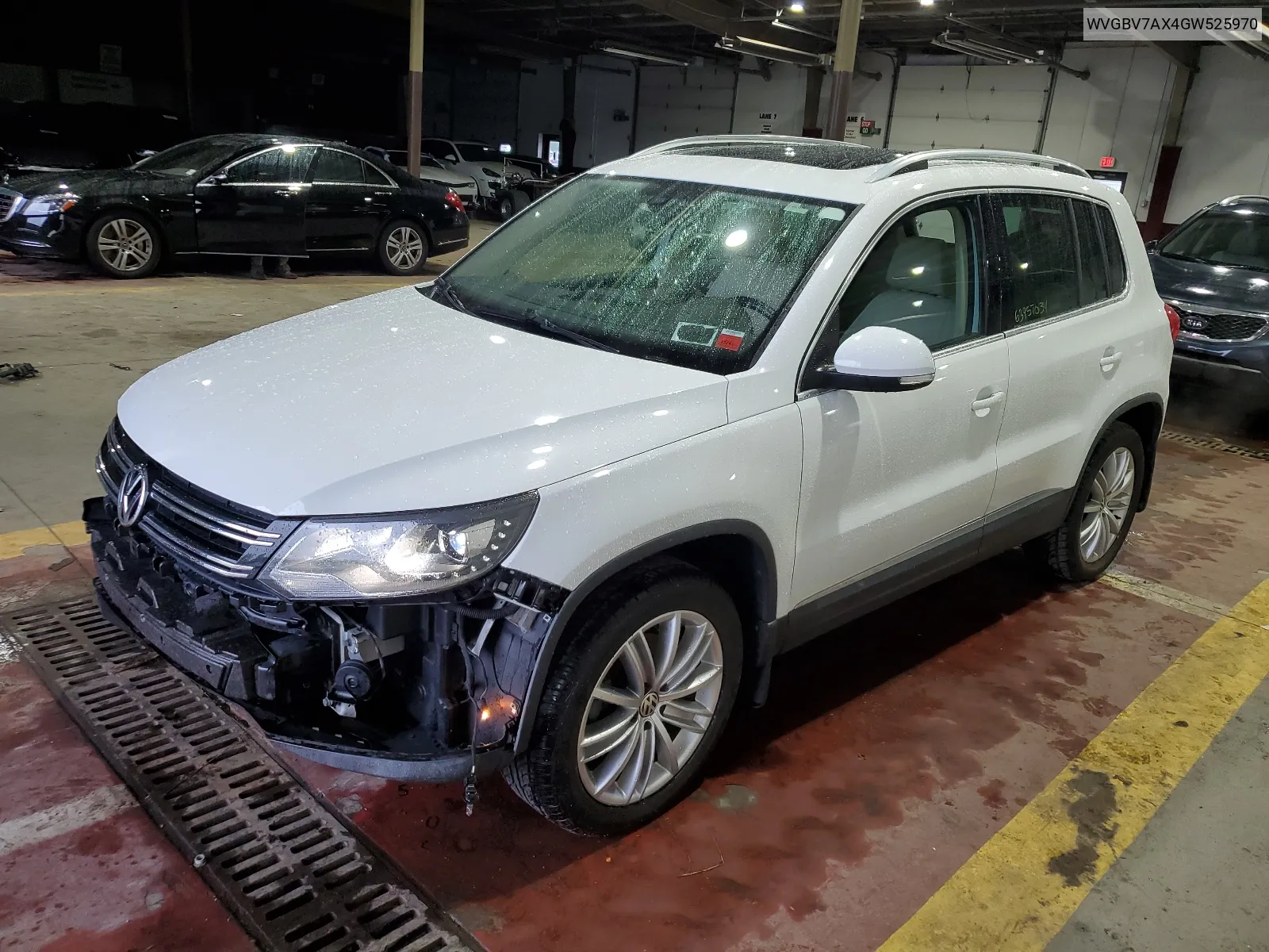 WVGBV7AX4GW525970 2016 Volkswagen Tiguan S