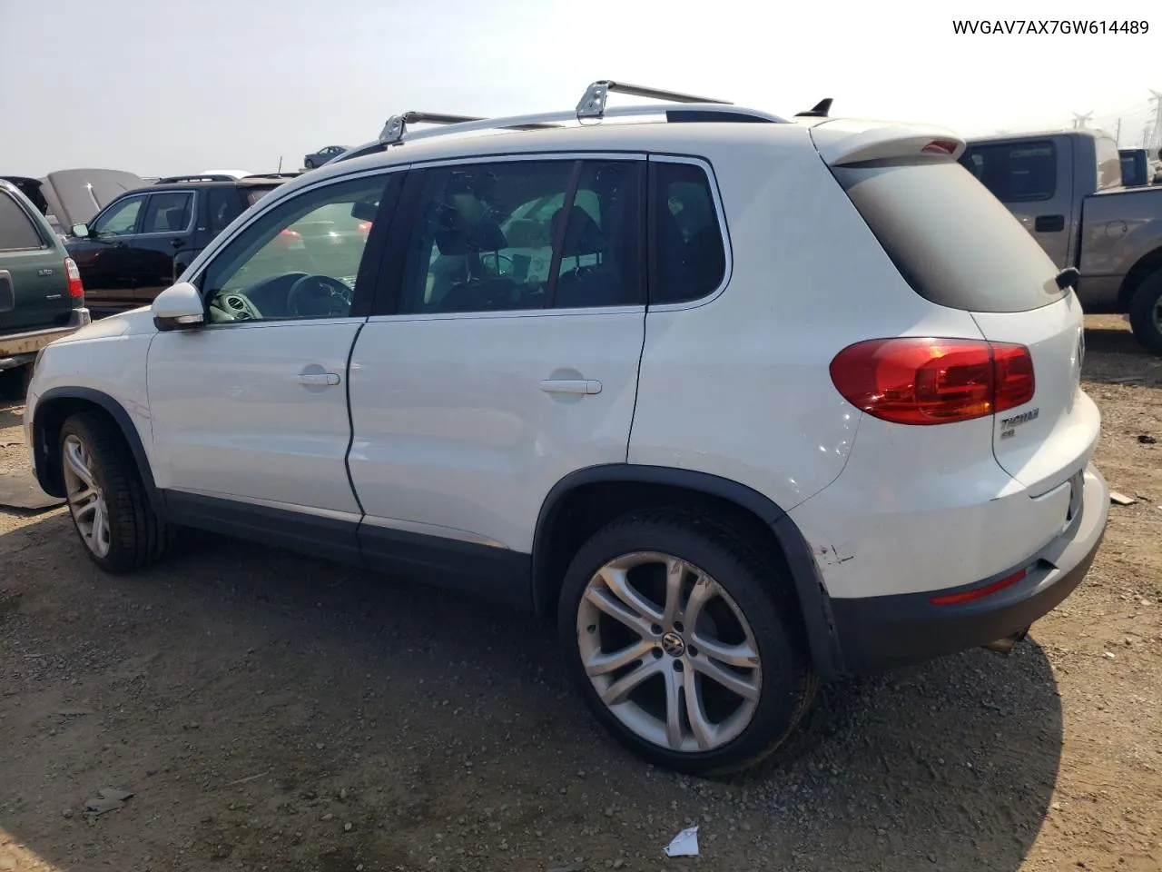 WVGAV7AX7GW614489 2016 Volkswagen Tiguan S