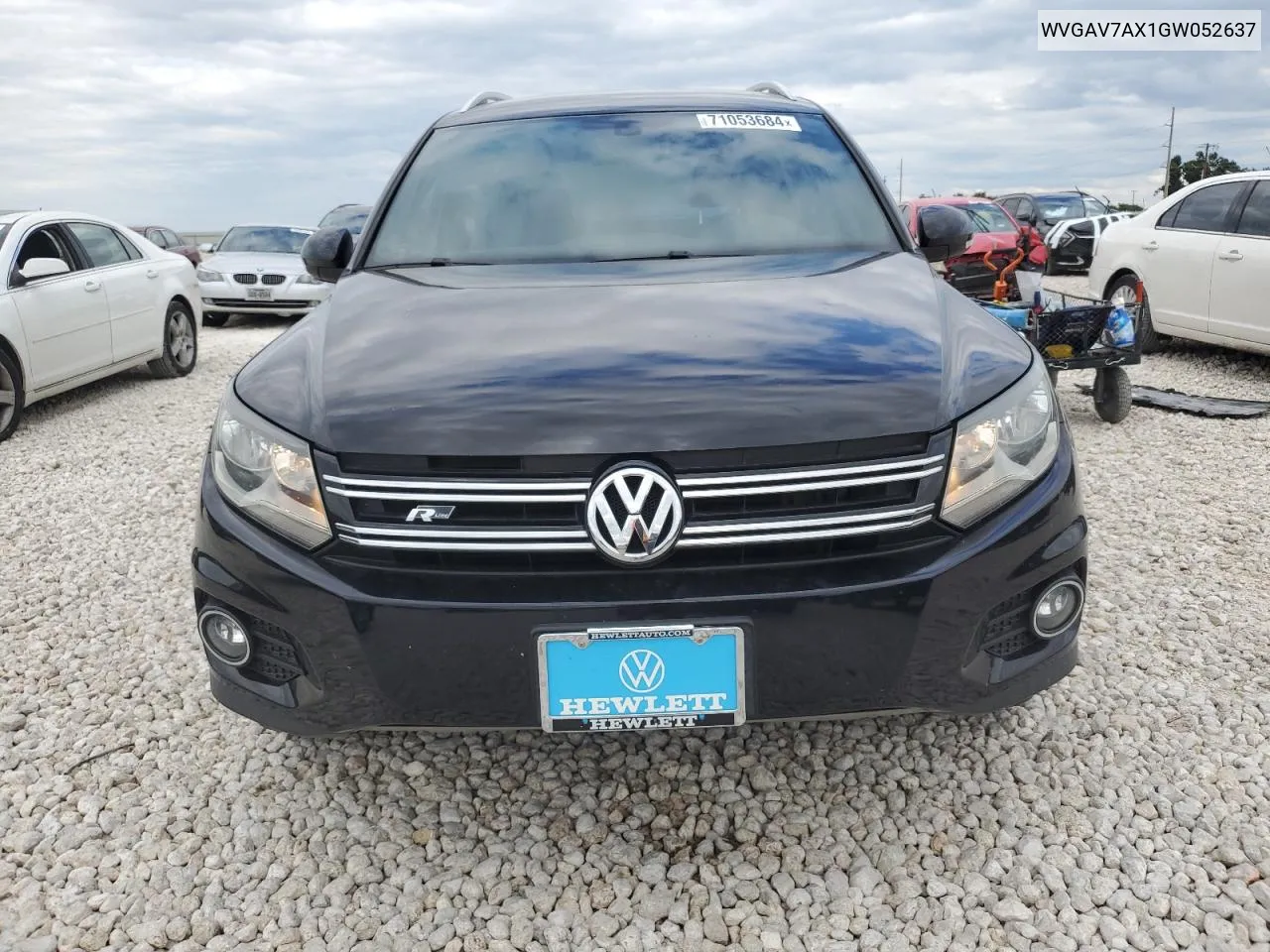 2016 Volkswagen Tiguan S VIN: WVGAV7AX1GW052637 Lot: 71053684