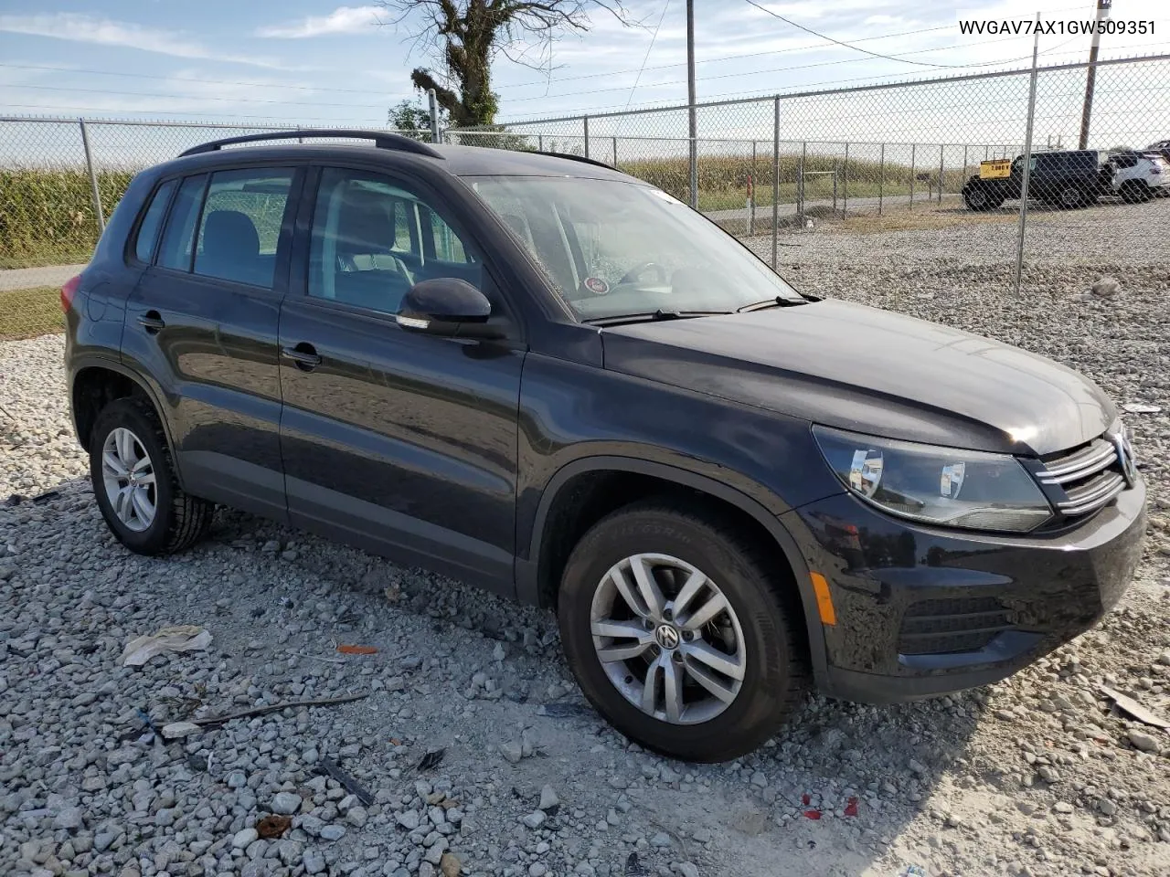 2016 Volkswagen Tiguan S VIN: WVGAV7AX1GW509351 Lot: 71241154