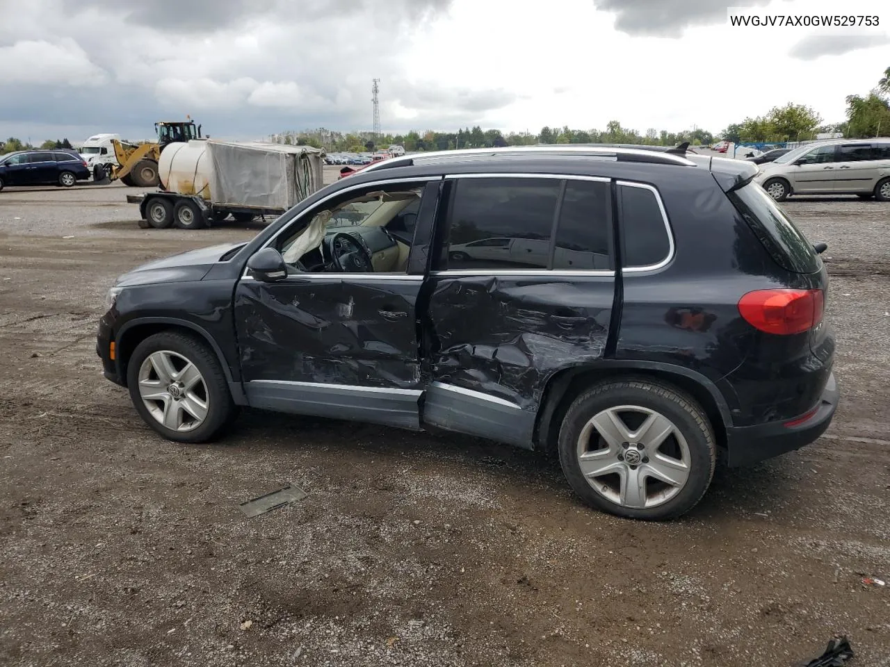 2016 Volkswagen Tiguan Comfortline VIN: WVGJV7AX0GW529753 Lot: 72603414