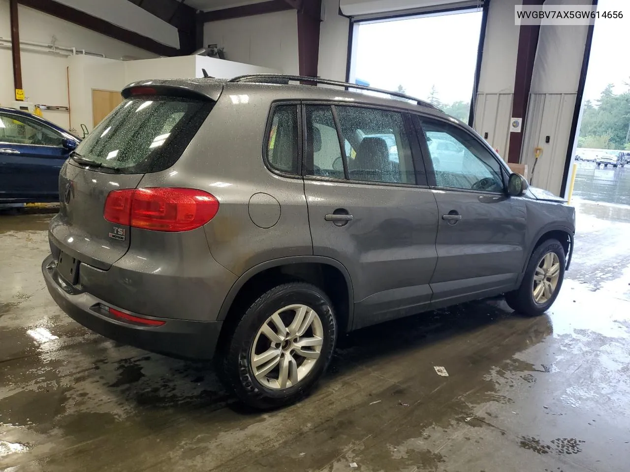 WVGBV7AX5GW614656 2016 Volkswagen Tiguan S