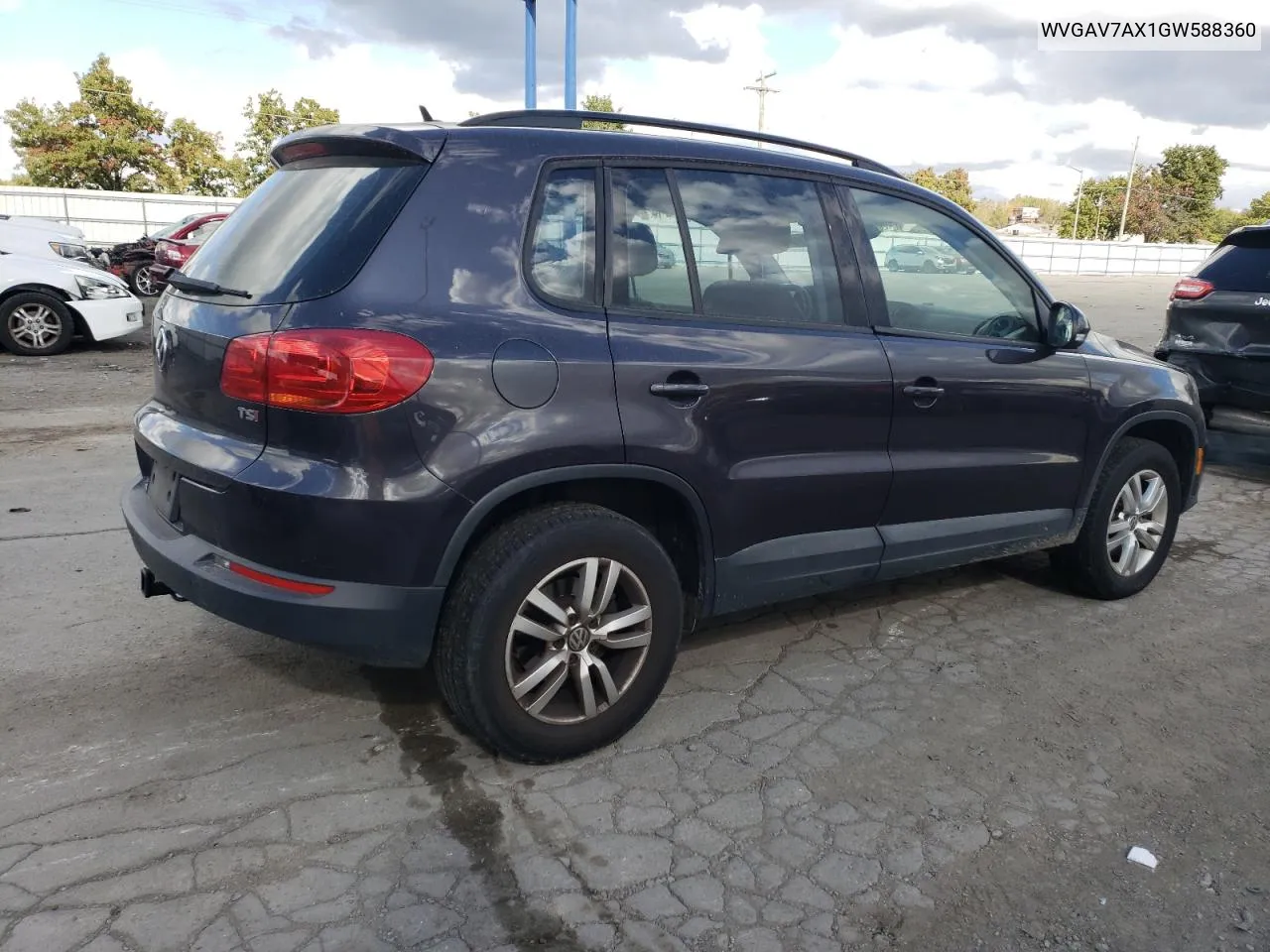 2016 Volkswagen Tiguan S VIN: WVGAV7AX1GW588360 Lot: 76011124