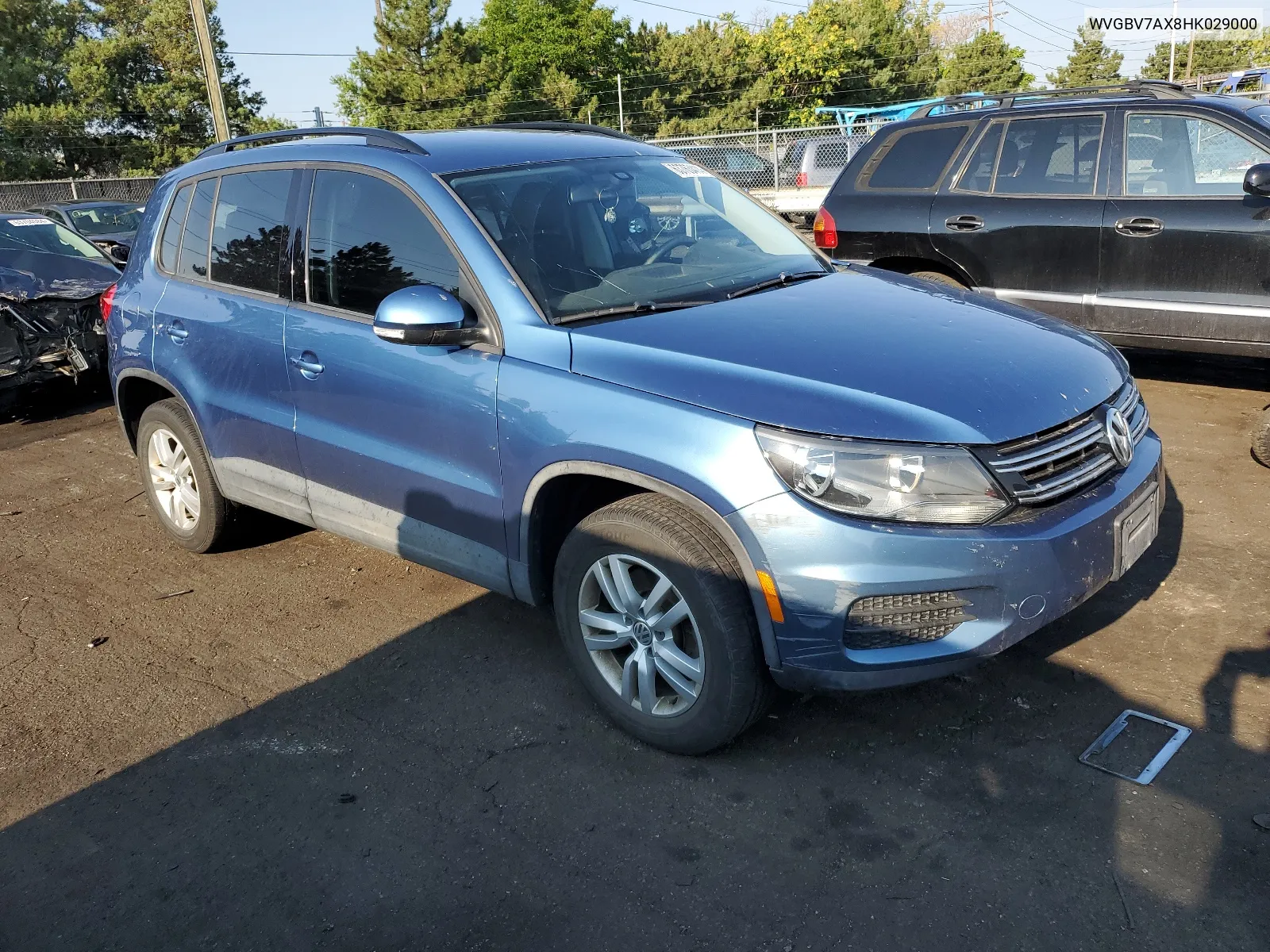 WVGBV7AX8HK029000 2017 Volkswagen Tiguan S