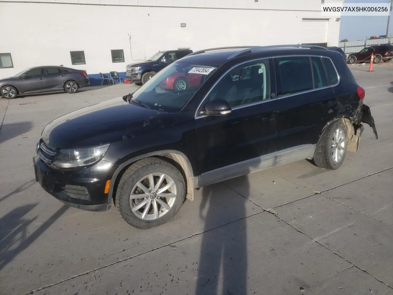 WVGSV7AX5HK006256 2017 Volkswagen Tiguan Wolfsburg