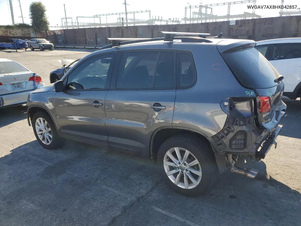 WVGAV7AX8HK042857 2017 Volkswagen Tiguan S