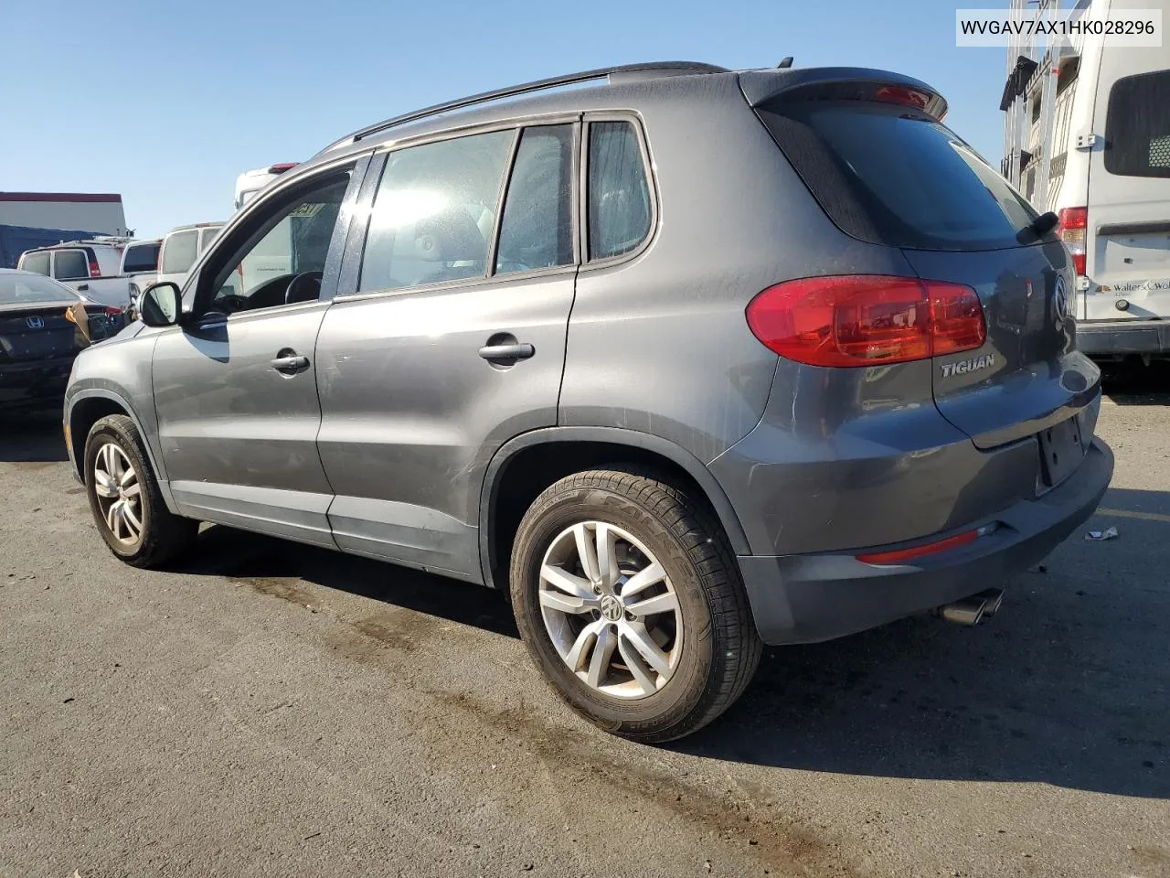 WVGAV7AX1HK028296 2017 Volkswagen Tiguan S