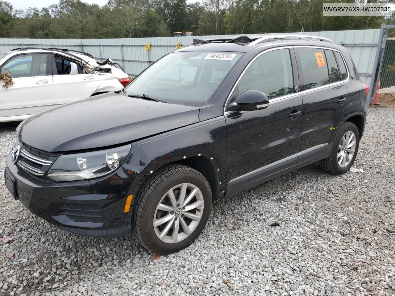 2017 Volkswagen Tiguan Wolfsburg VIN: WVGRV7AX9HW507335 Lot: 74042334