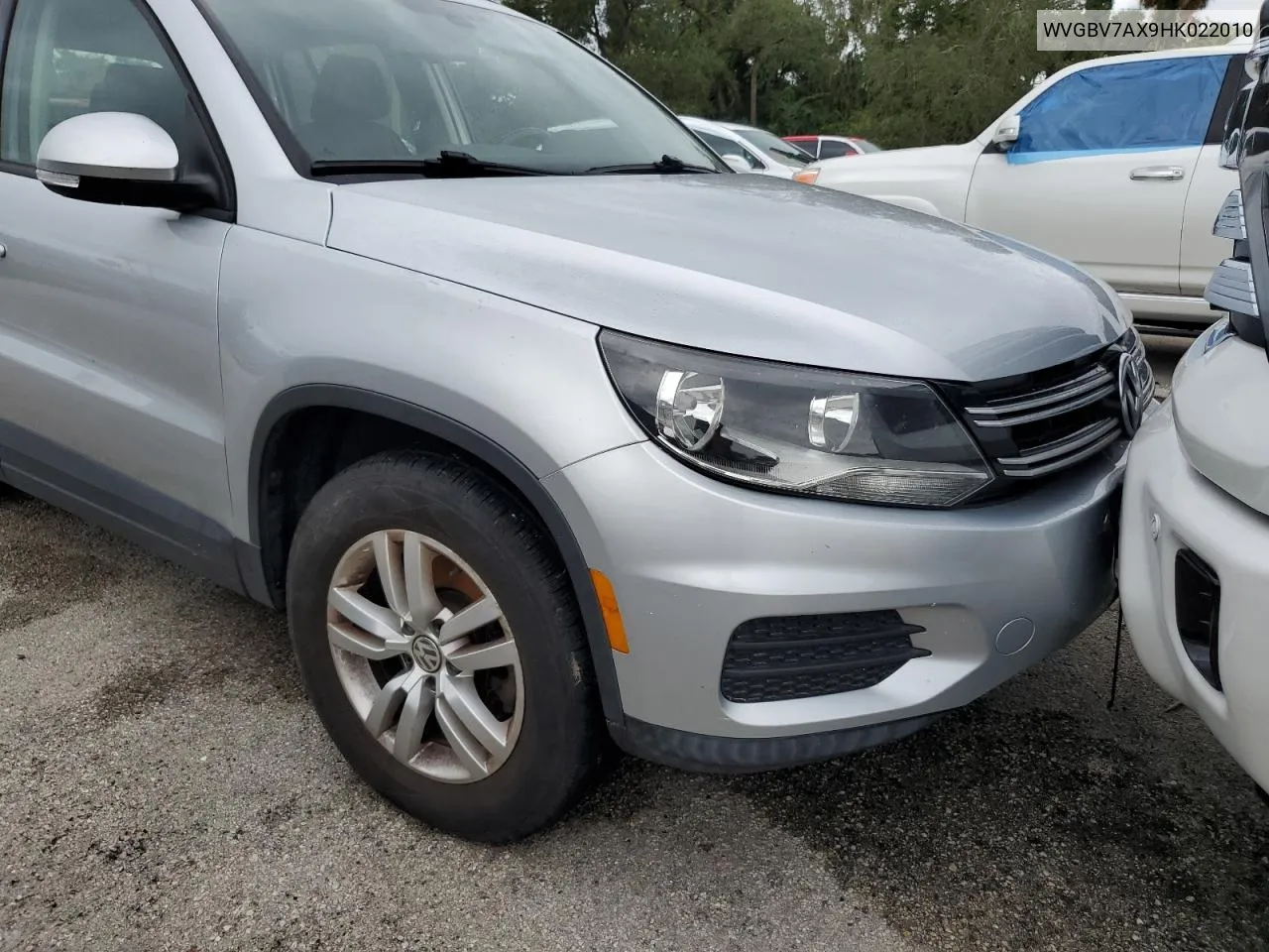 WVGBV7AX9HK022010 2017 Volkswagen Tiguan S