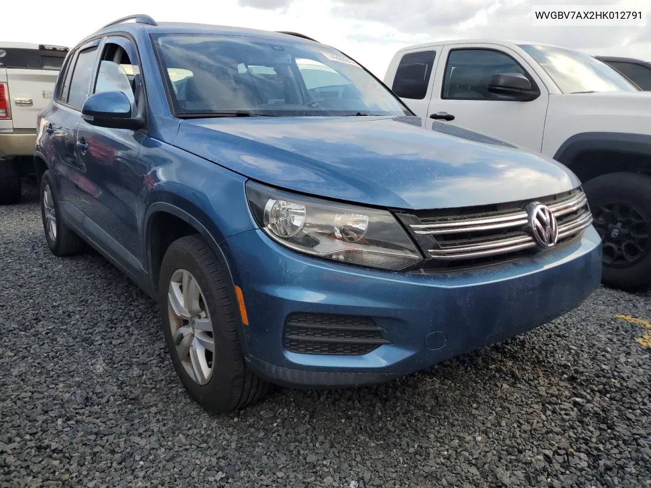 WVGBV7AX2HK012791 2017 Volkswagen Tiguan S