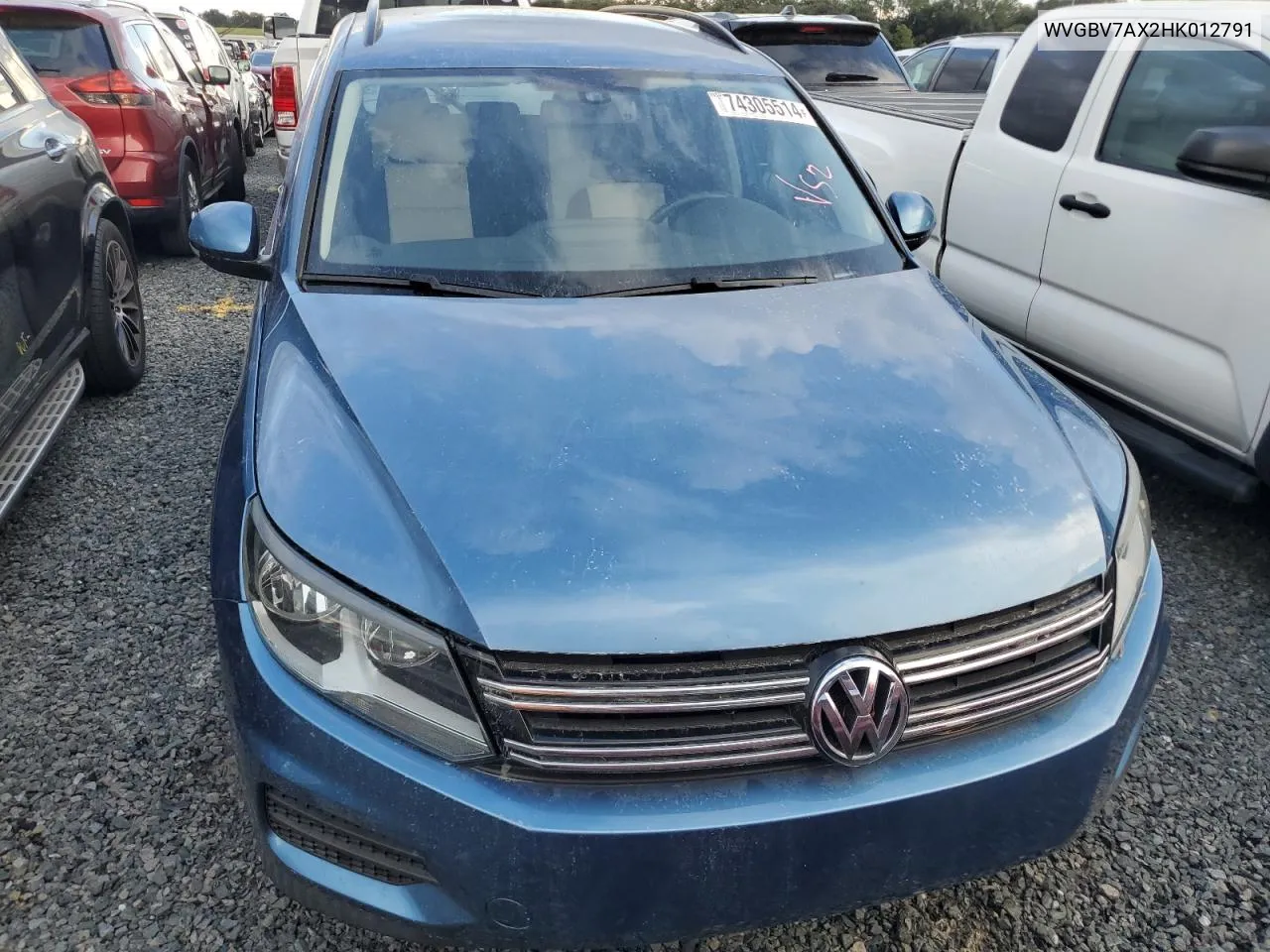 WVGBV7AX2HK012791 2017 Volkswagen Tiguan S