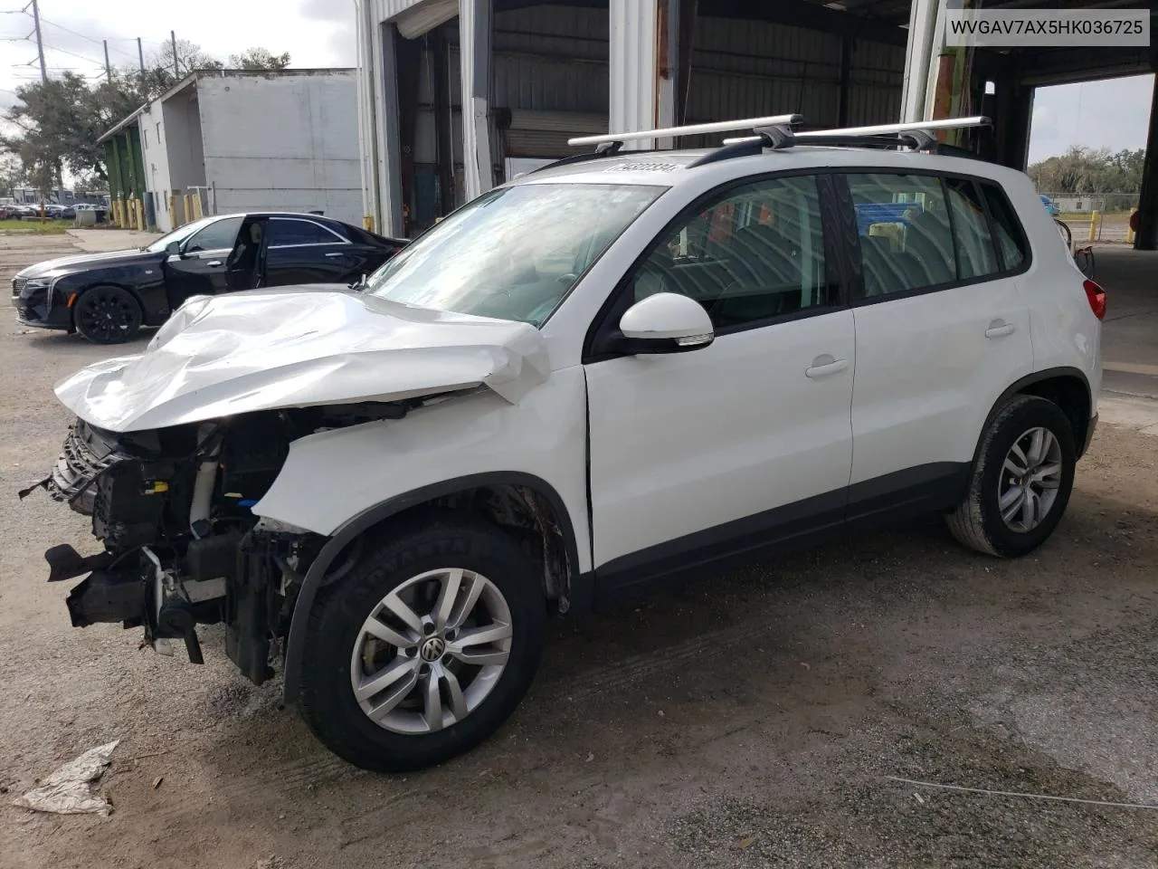 WVGAV7AX5HK036725 2017 Volkswagen Tiguan S