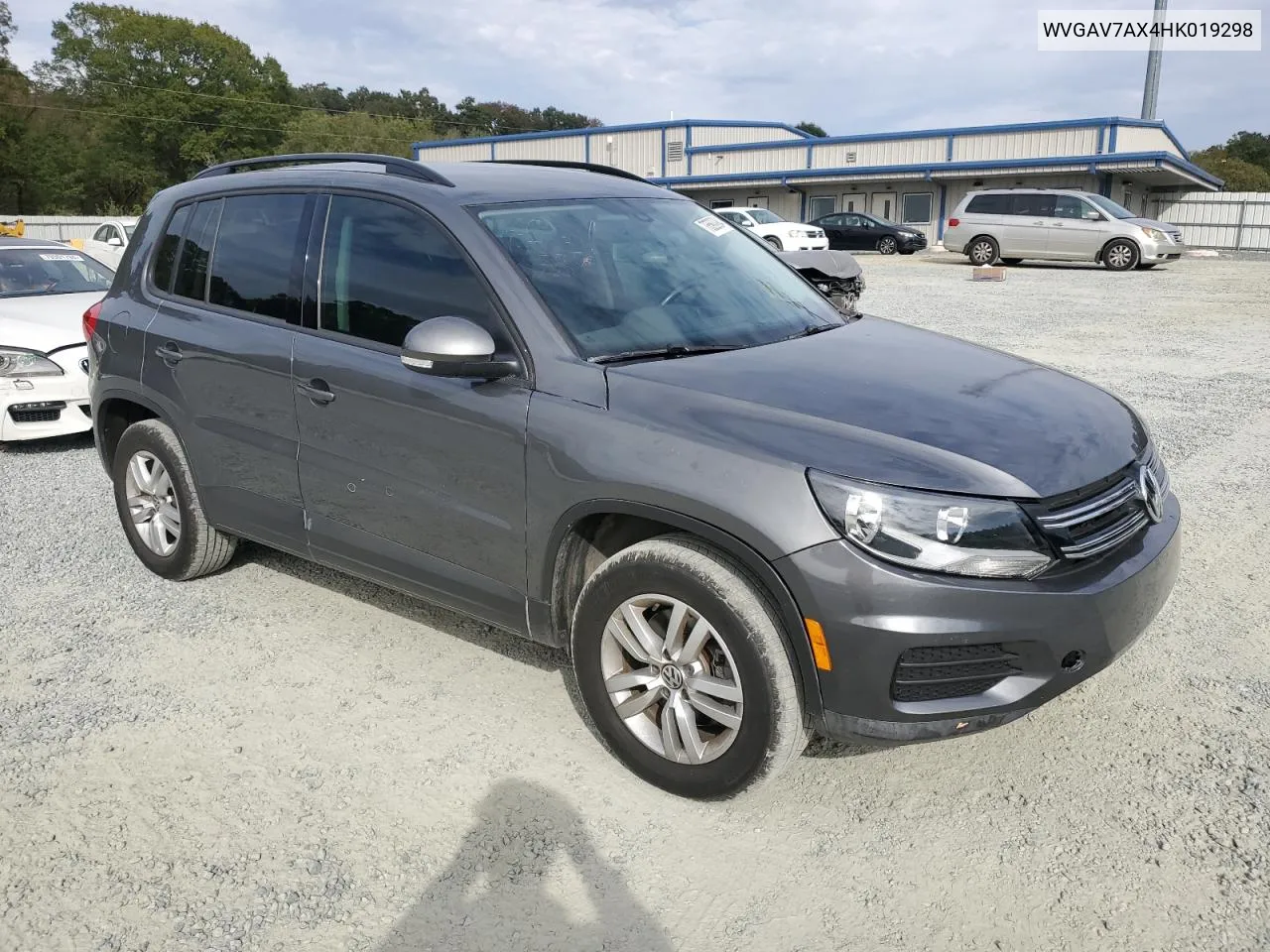 2017 Volkswagen Tiguan S VIN: WVGAV7AX4HK019298 Lot: 76560984