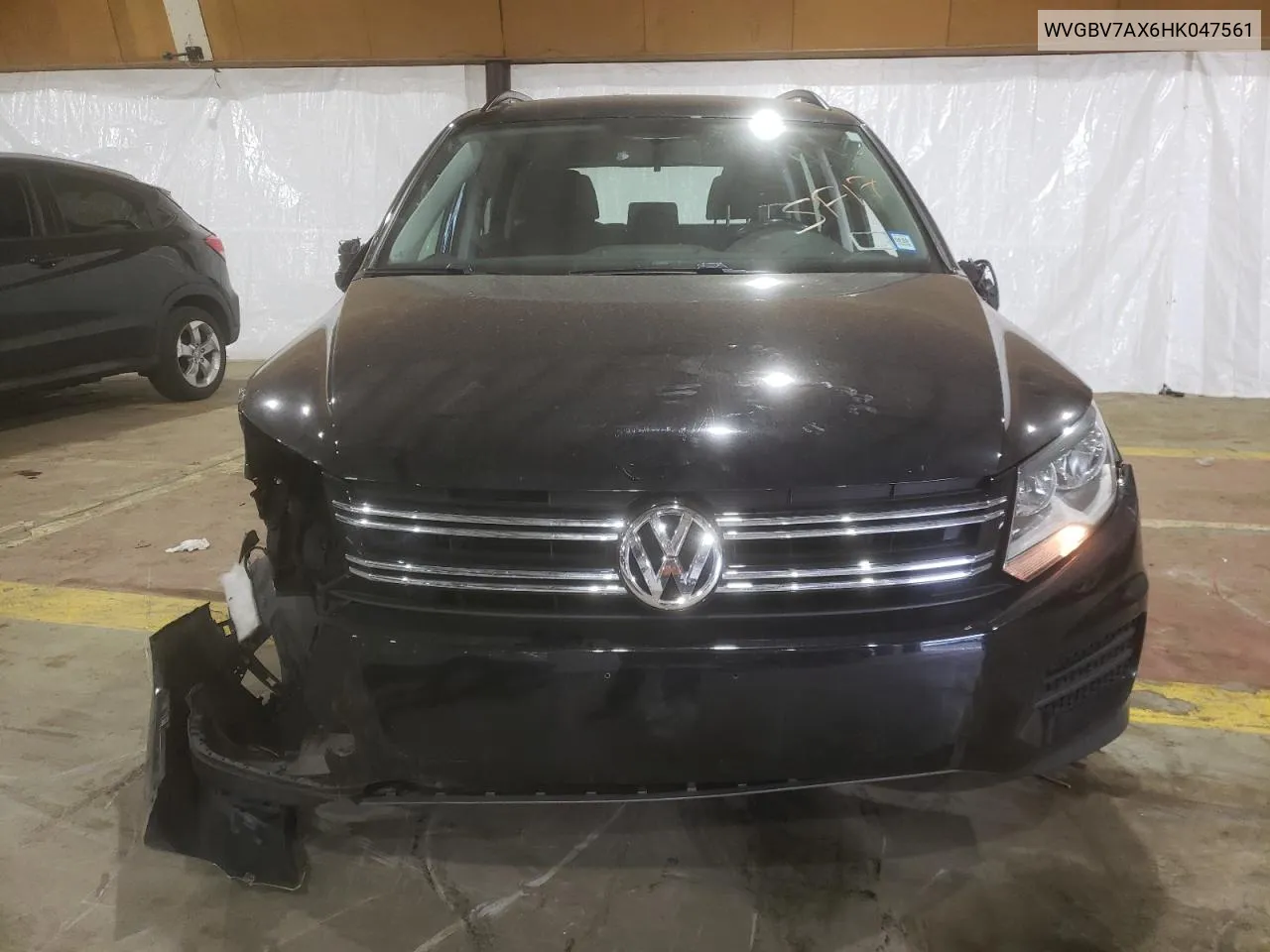 2017 Volkswagen Tiguan S VIN: WVGBV7AX6HK047561 Lot: 77735654