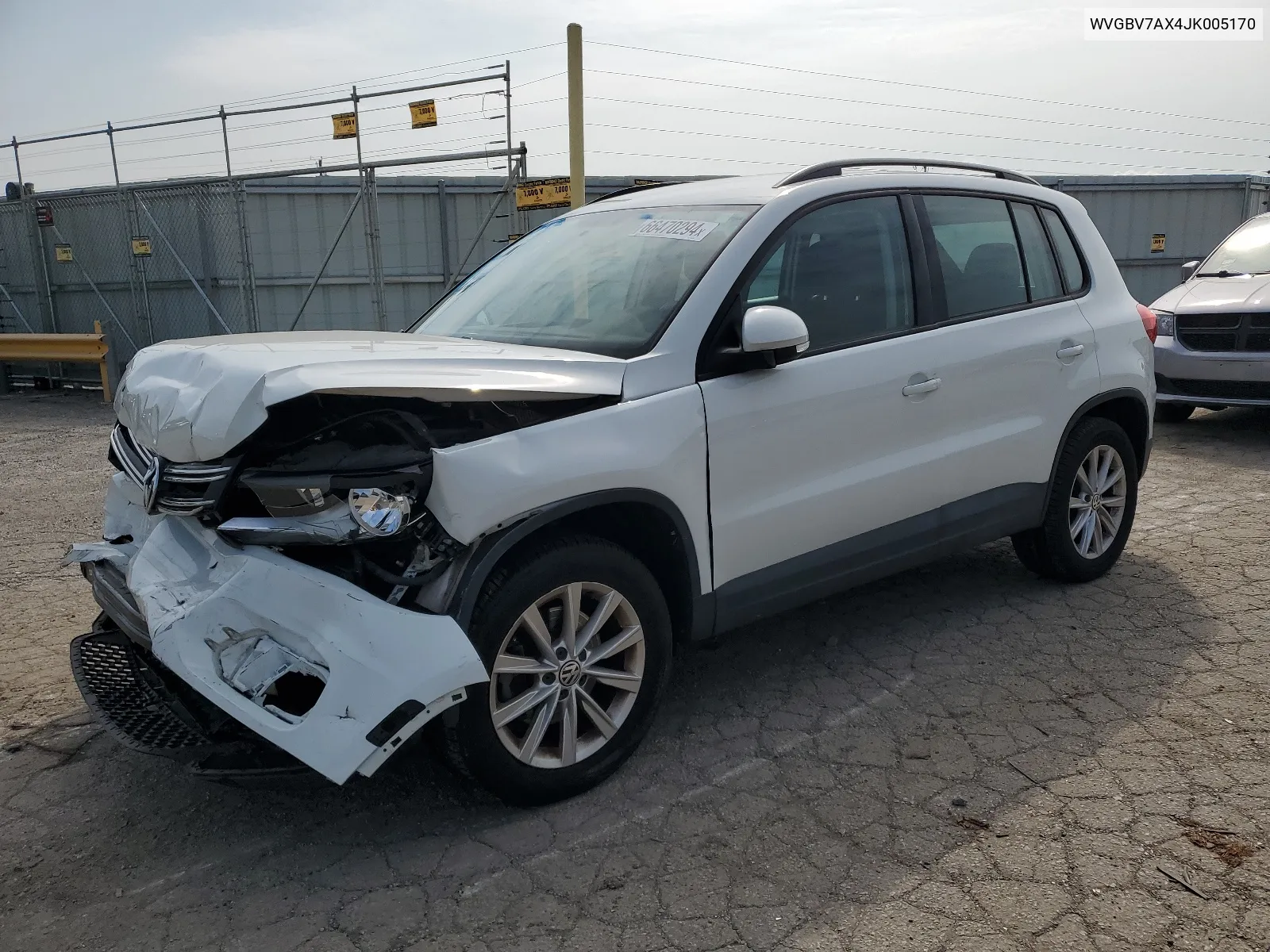 WVGBV7AX4JK005170 2018 Volkswagen Tiguan Limited