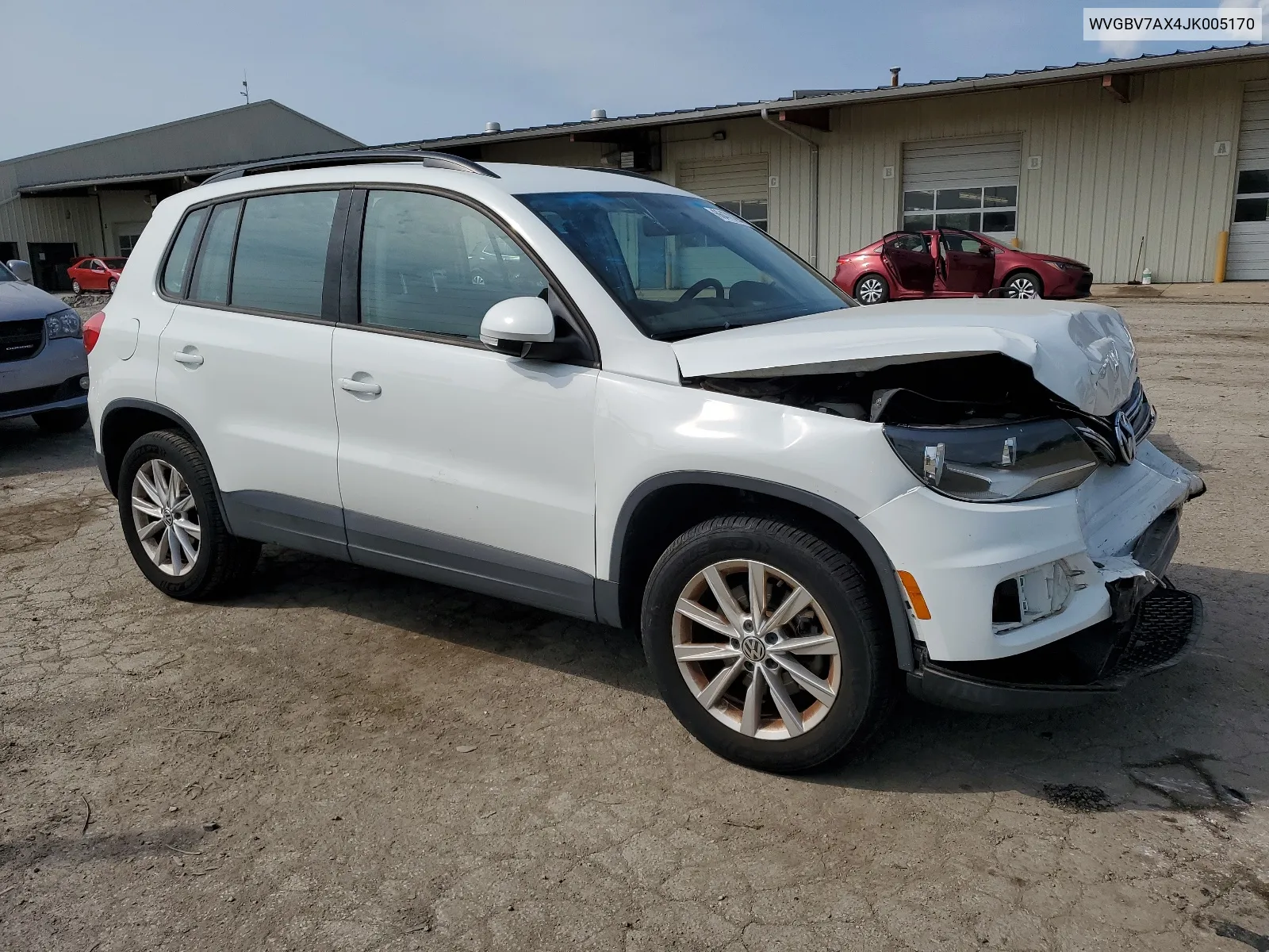 WVGBV7AX4JK005170 2018 Volkswagen Tiguan Limited