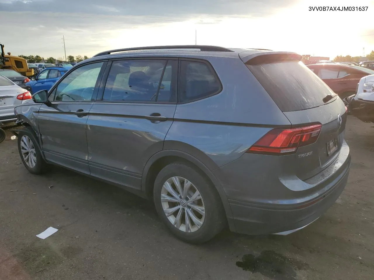 3VV0B7AX4JM031637 2018 Volkswagen Tiguan S