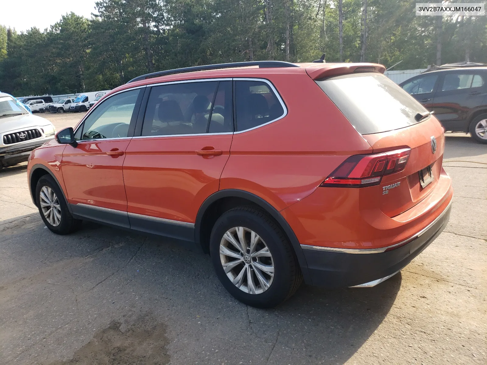 3VV2B7AXXJM166047 2018 Volkswagen Tiguan Se