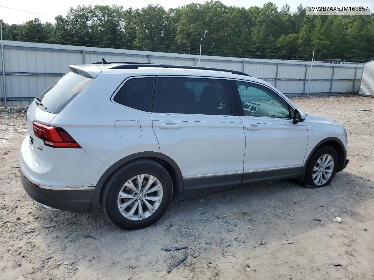 3VV2B7AX5JM169857 2018 Volkswagen Tiguan Se