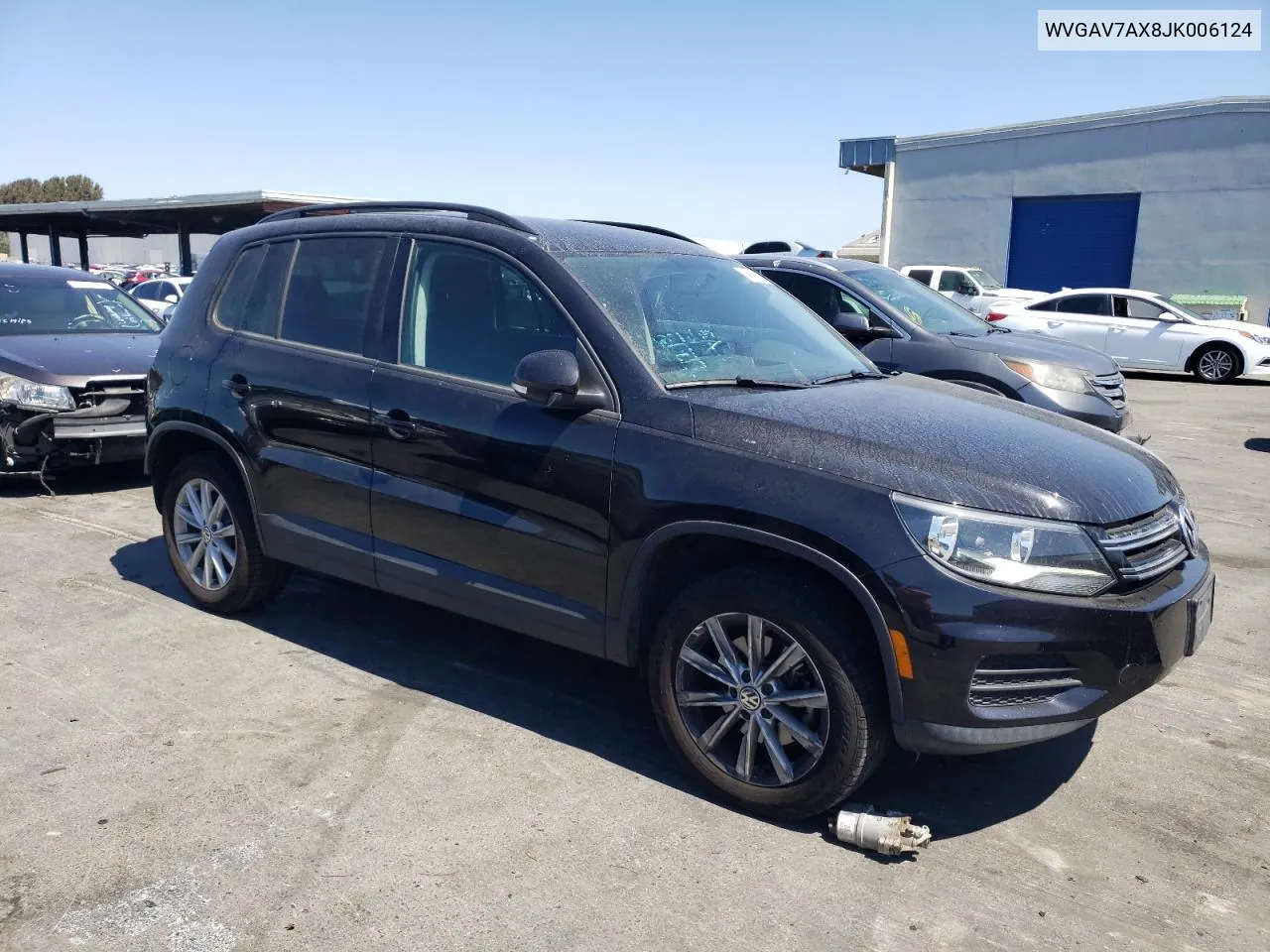 WVGAV7AX8JK006124 2018 Volkswagen Tiguan Limited