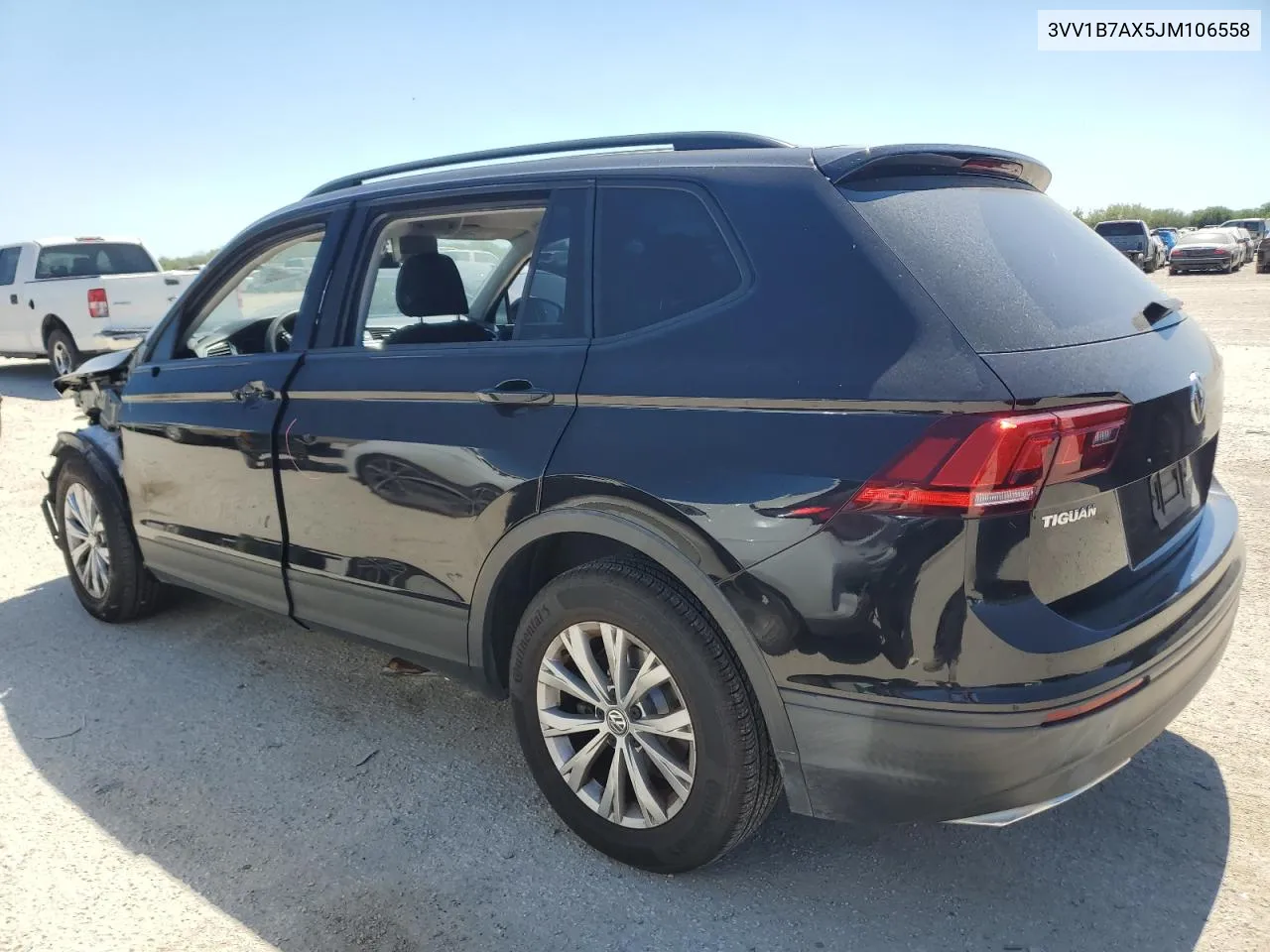 3VV1B7AX5JM106558 2018 Volkswagen Tiguan S