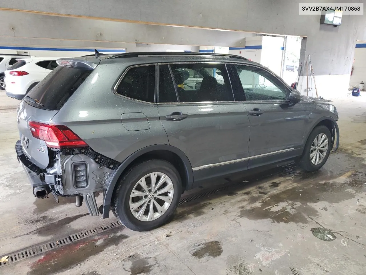 3VV2B7AX4JM170868 2018 Volkswagen Tiguan Se