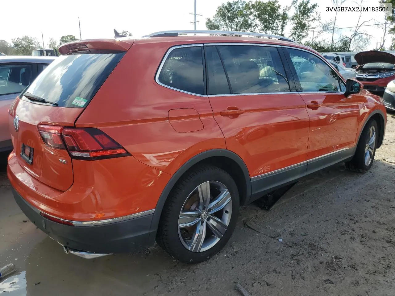 3VV5B7AX2JM183504 2018 Volkswagen Tiguan Sel Premium