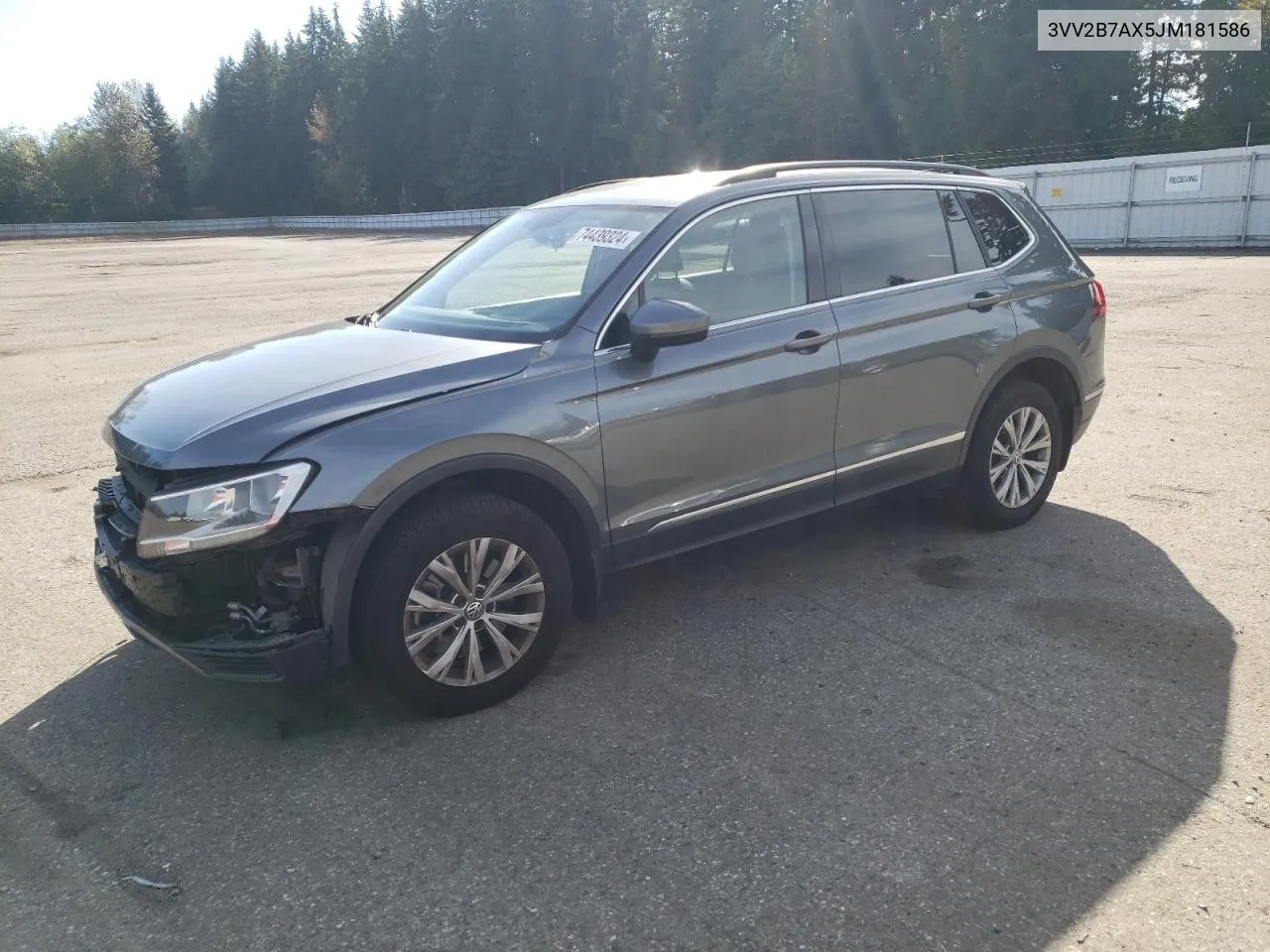 3VV2B7AX5JM181586 2018 Volkswagen Tiguan Se