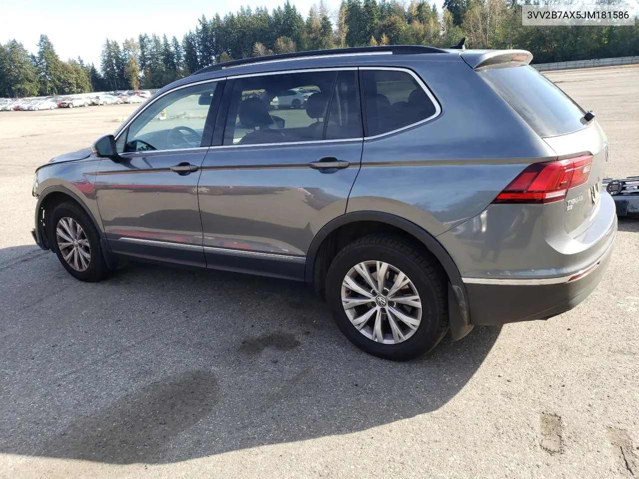 3VV2B7AX5JM181586 2018 Volkswagen Tiguan Se