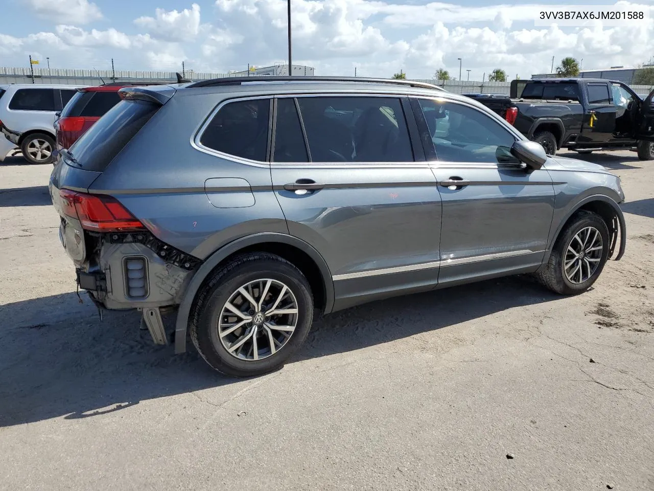 2018 Volkswagen Tiguan Se VIN: 3VV3B7AX6JM201588 Lot: 75998844