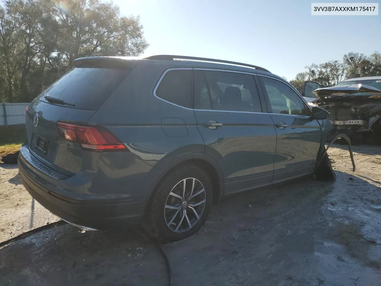 3VV3B7AXXKM175417 2019 Volkswagen Tiguan Se