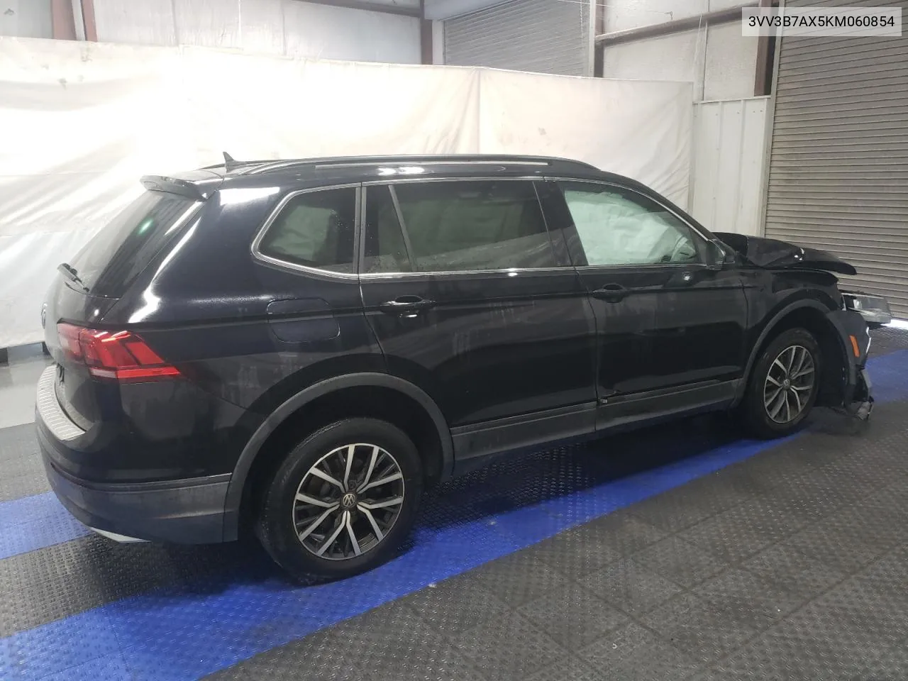 3VV3B7AX5KM060854 2019 Volkswagen Tiguan Se